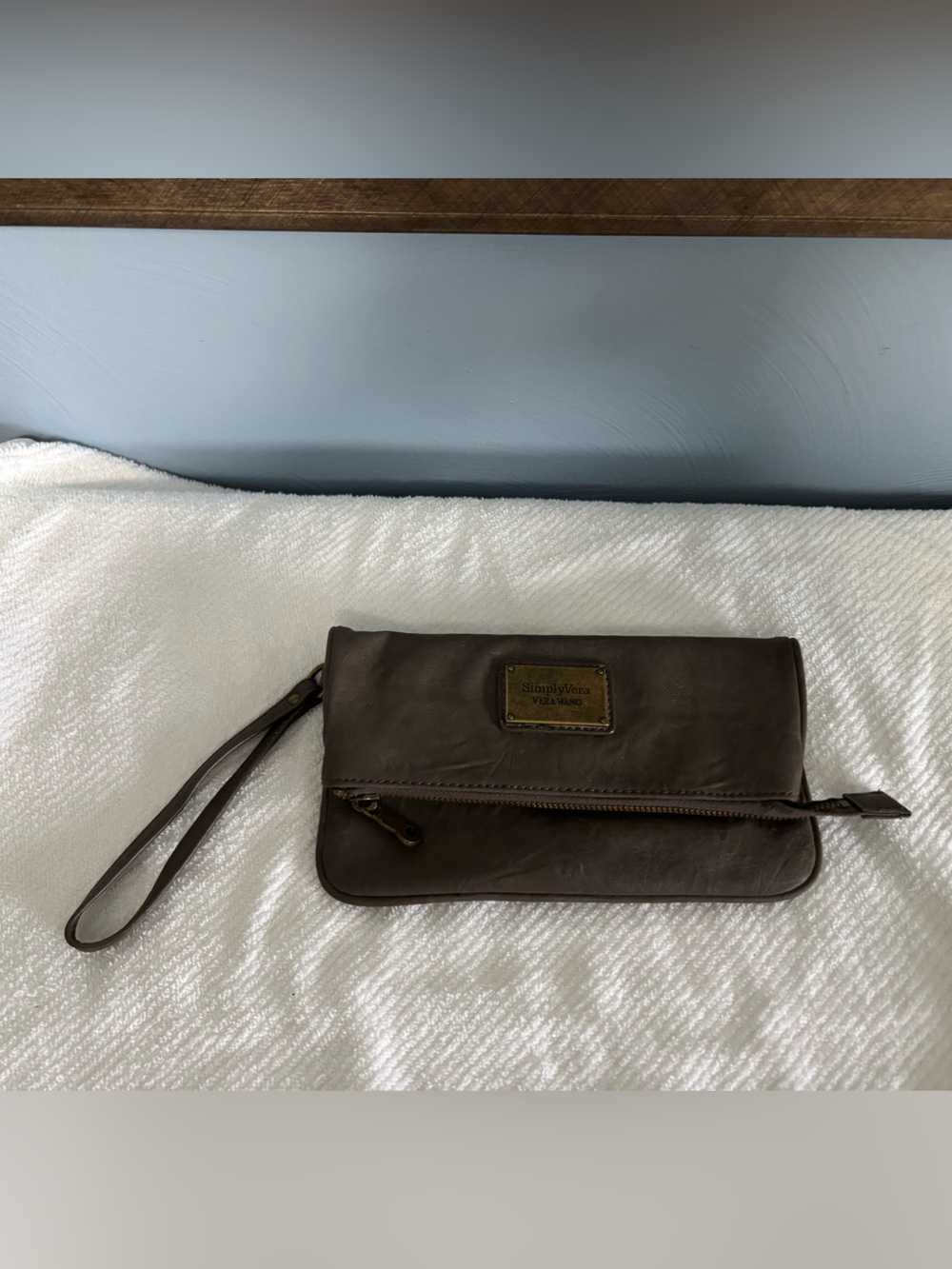Simply Vera Vera Wang Brown Leather Wristlet